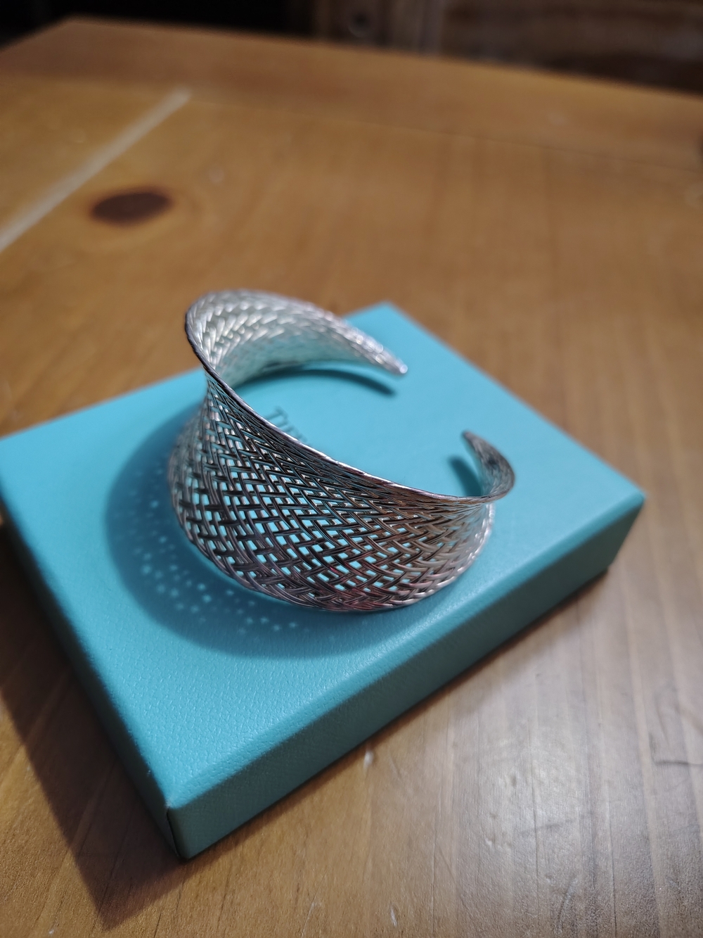 Tiffany & Co. Silver Mesh Cuff Bracelet - Elegant Patterned Design - Picture 5 of 5